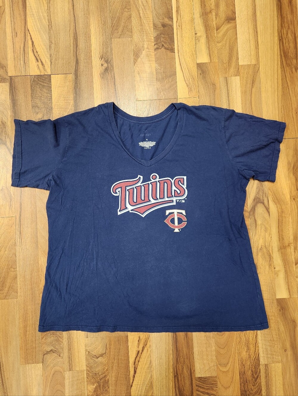 Minnesota Twins T-shirt Womens XL Fanatics V-neck Top
